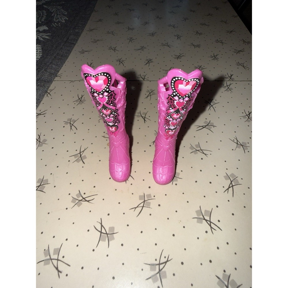 Monster High Doll G3 Draculaura Skulltimate Secrets Monster Mysteries Pink Boots